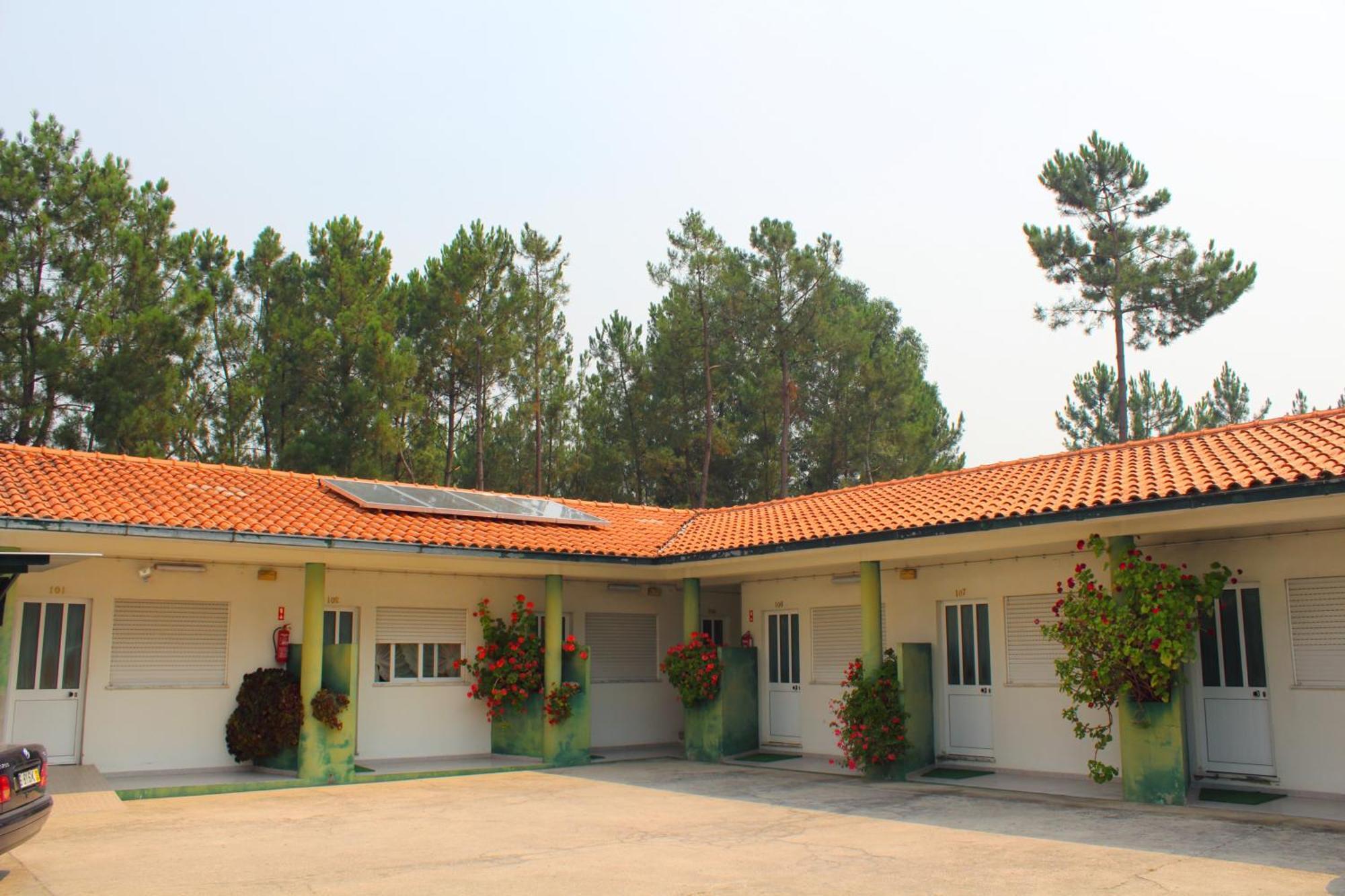 Residencial Pinho Verde Меаляда Екстериор снимка